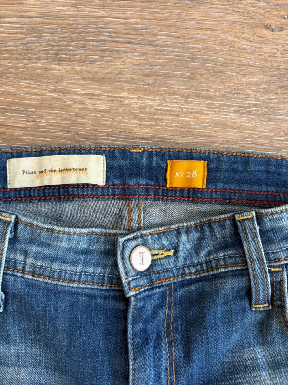 Pilcro and the Letterpress distressed mid rise straight leg jeans size 28